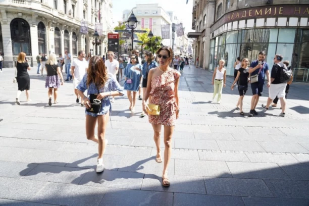 VICTORIA'S SECRET ANGEL ENJOYING HER TIME BELGRADE! Alessandra Ambrosio caught in the Serbian capital, this is how she is spending her time (PHOTO)
