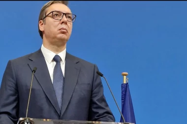 VUČIĆ IZ BRISELA ZAKAZAO HITAN SASTANAK SA SRBIMA SA KOSOVA!