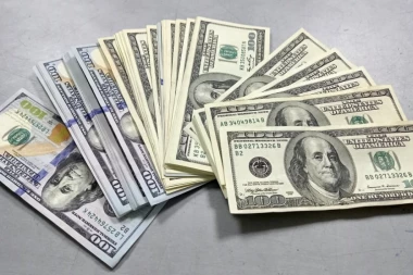 REKORDNA ZAPLENA NA HORGOŠU! U torbici i servisnoj knjižici automobila pronađena OGROMNA količina dolara! (FOTO)