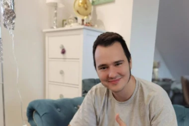 ALEKSA BALAŠEVIĆ NAPUSTIO SRBIJU! Oprostio se od ćerke Vere! (FOTO)