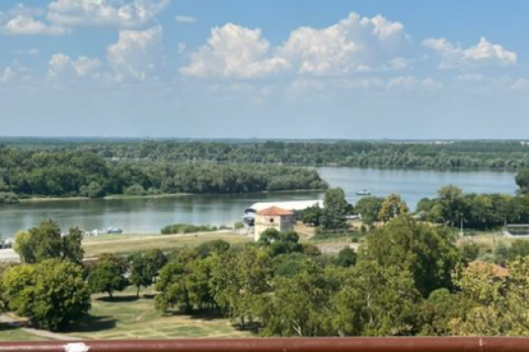 Alesandra Ambrozio obišla grad