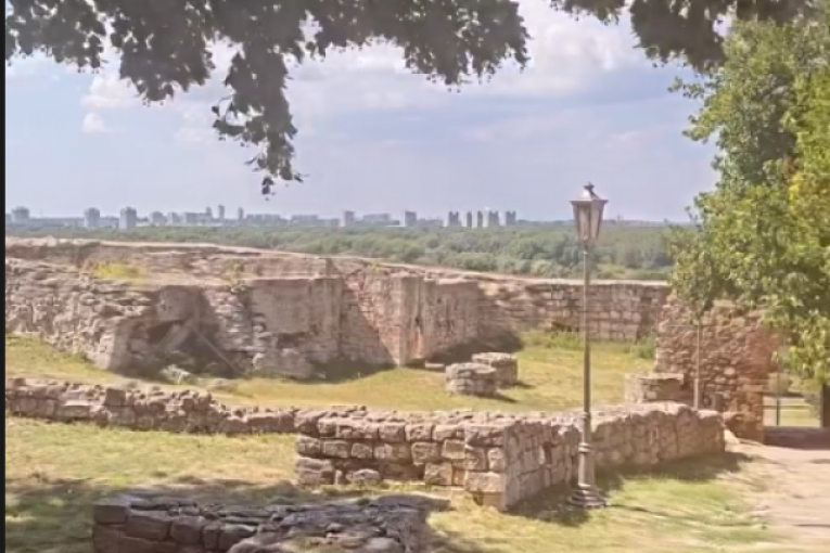 Alesandra Ambrozio na Kalemegdanu

