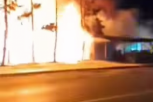 OGROMAN POŽAR ZAHVATIO PIJACU U BOLEČU! Vatrogasci se bore sa vatrenom stihijom! (VIDEO)