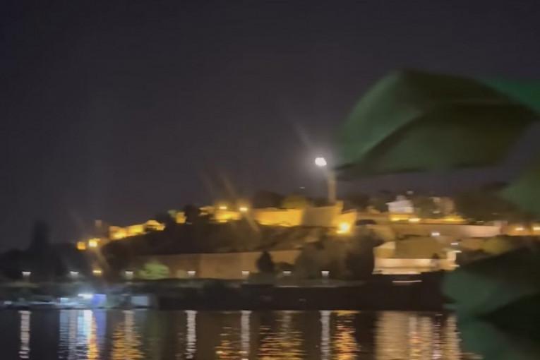 Alesandra Ambrozio na splavu u Beogradu