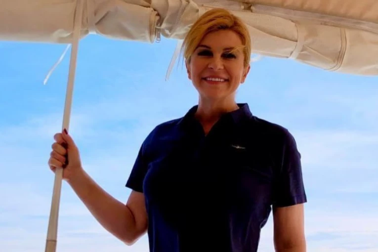 DODIRNI MI KOLENA! Kolinda pokazala noge: Šok izdanje bivše hrvatske predsednice podiglo temperaturu na mrežama