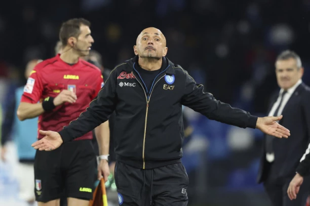 VRI POD VEZUVOM! Spaleti je BIVŠI, a imena potencijalnih naslednika LEDE KRV U ŽILAMA!