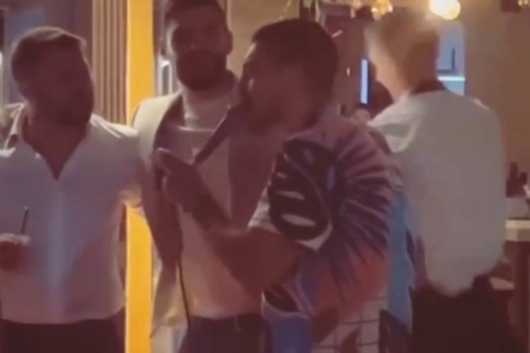 Milan Marić se veseli uz hitove Tome Zdravkovića