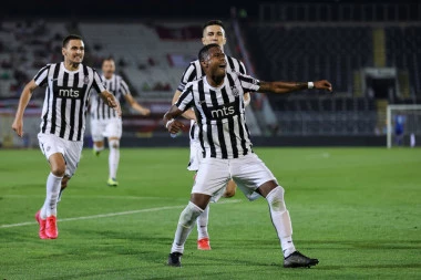 ANDRADE ZAPALIO INSTAGRAM: Očajno se osećam, laž je da sam nešto loše govorio o Partizanu! (FOTO)