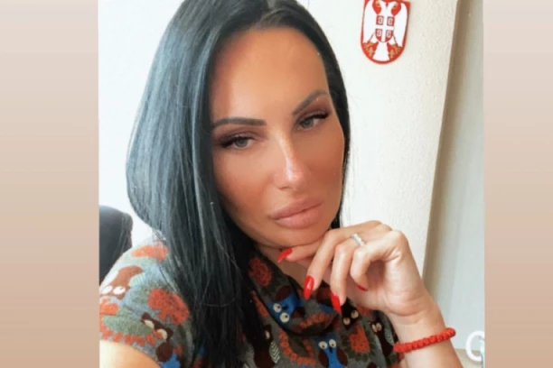 SRPSKA POSLANICA POSLALA PORUKU POLITIČARU: Oglasila se Staša - udarne reči daleko odjekuju!