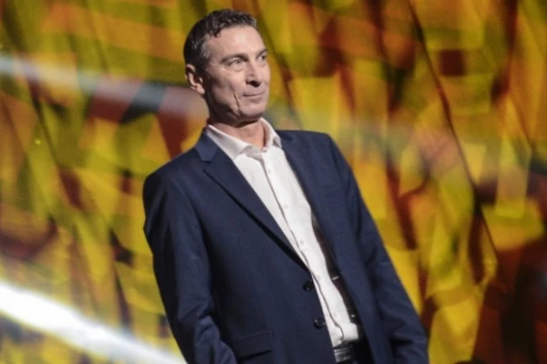 DETINJSTVO MU JE OBELEŽILA PORODIČNA TRAGEDIJA! Masimo Savić se borio od malih nogu, a evo kako je uplovio u svet muzike