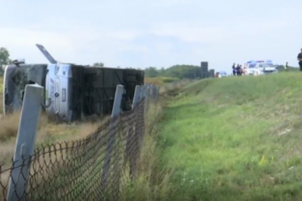 JOŠ JEDNA ŽRTVA PREVRTANJA AUTOBUSA KOD LESKOVCA! Nina i Mirko nisu preživeli stravičan udes!