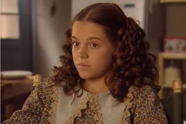 Svi je pamtite kao malu Milicu iz Otvorenih vrata: Evo gde se danas nalazi i čime se bavi glumica koju ste obožavali! (FOTO)