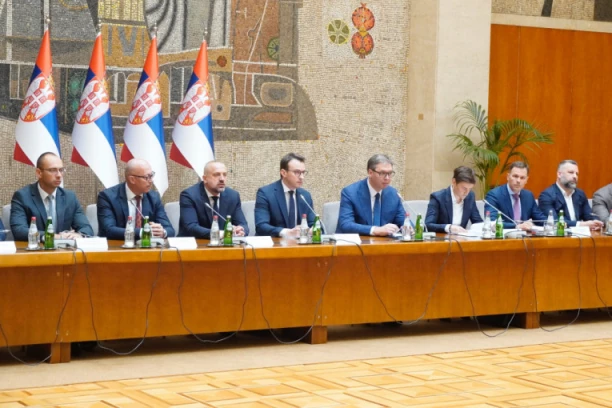 ISTORIJSKI SASTANAK U PALATI SRBIJA: Vučić sa predstavnicima Srba sa Kosova i Metohije, obraćanje šefa države u 13.30!