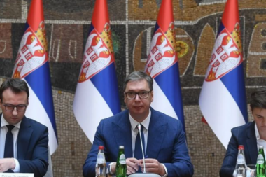 ZAVRŠEN SASTANAK Aleksandra Vučića sa Srbima sa Kosova i Metohije! Obraćanje javnosti u 13.30! (FOTO)