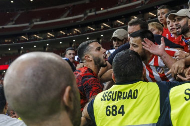 HAOS U MADRIDU: As Atletika hteo da se bije s navijačima! (FOTO GALERIJA, VIDEO)