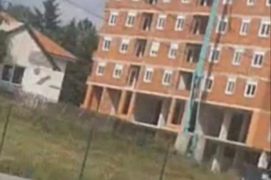 STRAVIČNA SMRT ZBOG DIVLJE GRADNJE: Gastarbajter iz Holandije stradao preksinoć u rodnoj Sjenici