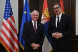 VUČIĆ RAZGOVARAO SA AMBASADOROM HILOM O KOSOVU: Priština da se pridržava dogovora o prelasku specijalaca na sever!