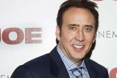 NIKO NE MOŽE DA VERUJE DA JE ON SIN LEGENDARNOG GLUMCA: Retko ga viđamo u javnosti, a o njegovom NEOBIČNOM IZGLEDU svi pričaju! (FOTO)