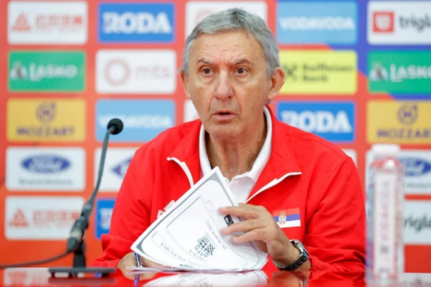 PEŠIĆ BESAN ZBOG MICIĆA: Prokomentarisao Atamanovu zabranu Vasi da igra protiv Turske