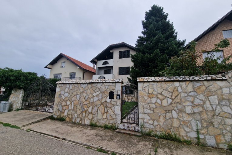 Porodični dom Sinana Sakića