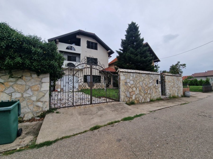 Porodični dom Sinana Sakića
