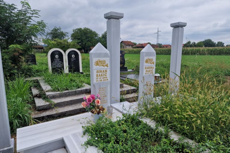 Grob Sinana Sakića u Loznici