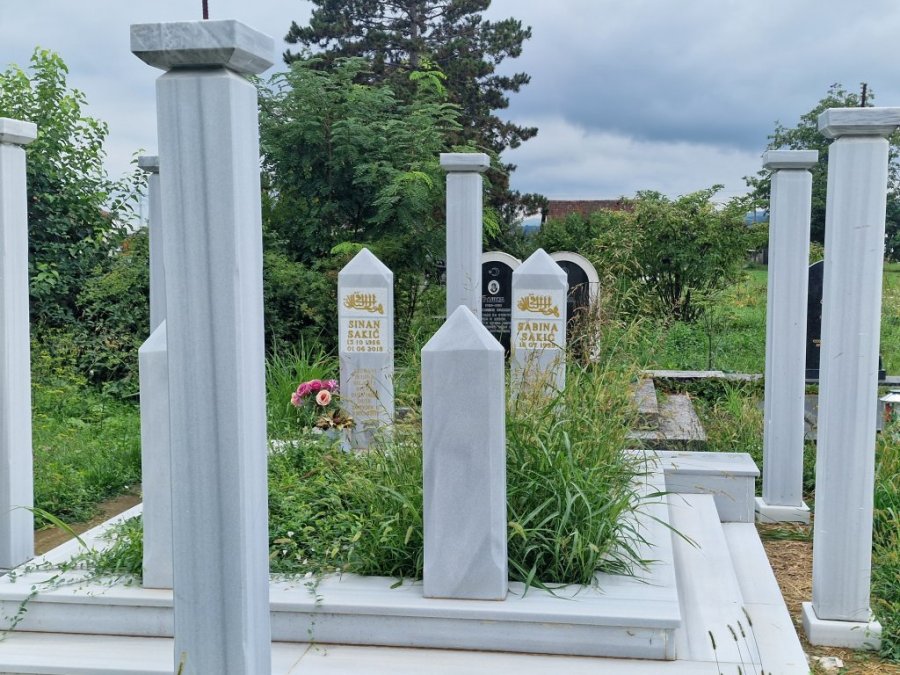 Grob Sinana Sakića u Loznici