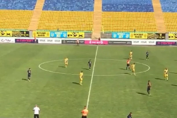 Prekinut meč u Ukrajini zbog sirene za vazdušnu opasnost! Igrači završili u skloništu! (VIDEO)