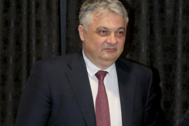 OGLASIO SE LUČIĆ POVODOM MILIONSKE KAZNE MTS NA KIM: Prištini je cilj da spreče širenje MTS!