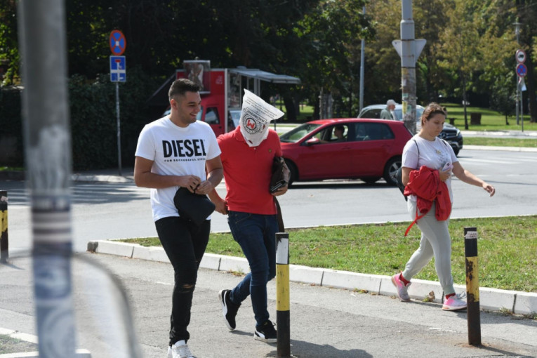 Gagi Đogani sa kesom na glavi došao na Pink