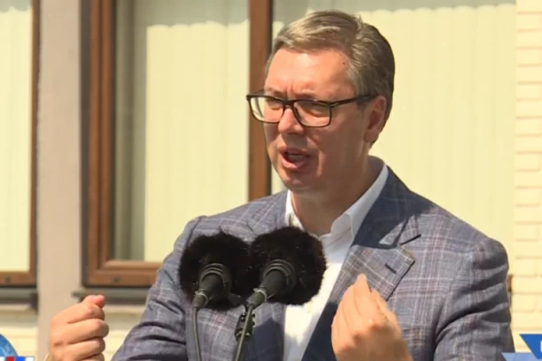 OHRABRUJUĆA PORUKA PREDSEDNIKA VUČIĆA! "Jedini smo na svetu koji slobodno donosimo odluke"!