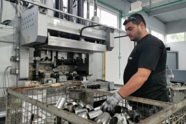 ONI IMAJU NAJDUBLJE DŽEPOVE U MORAVIČKOM OKRUGU: Neke plate su ISPOD republičkog nivoa