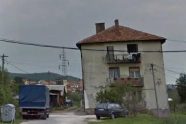 DECO, NISAM JA KRIV, ONA JE KRIVA! Ubica supruge zapomagao kad ga je krvavog Hitna pomoć zatekla na klupi kod zgrade