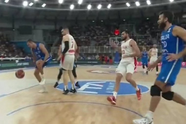 UŽAS: Teška povreda italijanskog košarkaša! (VIDEO)