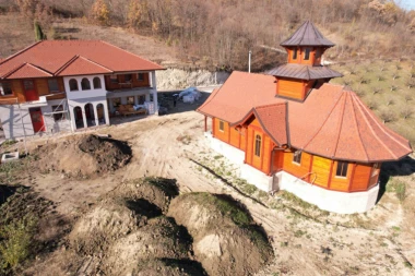 SRPSKI PATRIJARH IRINEJ ROĐEN NA VELIKU GOSPOJINU: Meštani sela Vidova i rođaci ga NE ZABORAVLJAJU