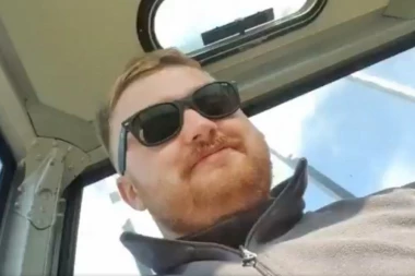 Postavio sam kamere da pratim šta moji PSI RADE KADA NISAM KOD KUĆE! Malo je reći da sam se zaprepastio! (VIDEO)