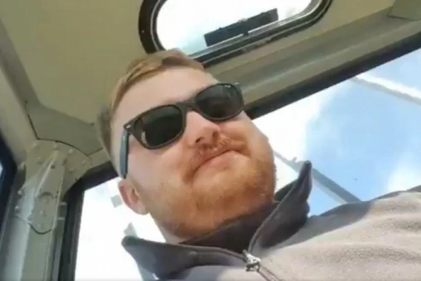Postavio sam kamere da pratim šta moji PSI RADE KADA NISAM KOD KUĆE! Malo je reći da sam se zaprepastio! (VIDEO)