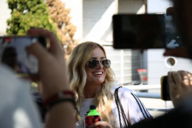 ONA MU JE UNIŠTILA SVETINJU, A SAD OTKRILA DA IMA PAKLENI PLAN: Bivša zadrugarka priznala koga će posle Zadruge voditi kući!