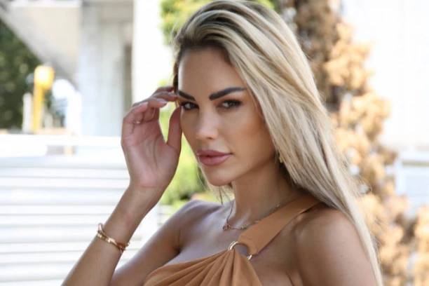 Otkriveno zbog čega je Iva Grgurić ostala bez IMUĆNOG CRNOGORCA: Ova influenserka joj maznula priliku života! (FOTO)