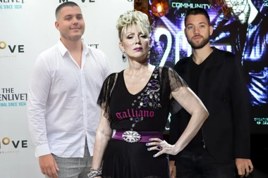 Gazdarica njihovih života! Lepa Brena se za sve pita: Viktorovu svadbu NE ŽELIM!