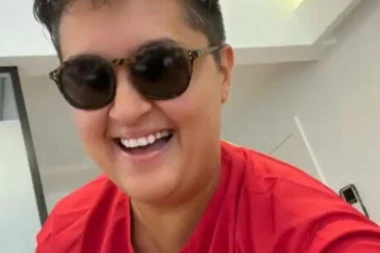 PRVA OBJAVA MARIJE ŠERIFOVIĆ POSLE SKANDALA! Pevačica pozirala sa ŠIROKIM OSMEHOM, a evo kome je uputila poruku! (FOTO)