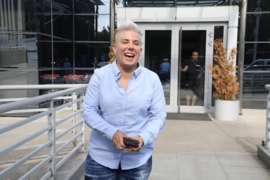 "MI SE LJUBIMO, KAD NJEN DEČKO NA VRATA!" Matora iznela ŠOK detalje iz SPAVAĆE SOBE, fudbaler ih uhvatio NA DELU!