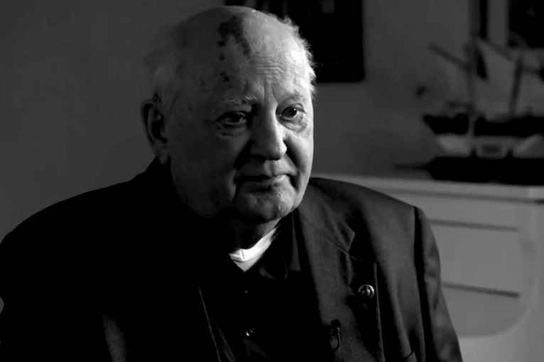UMRO MIHAIL GORBAČOV!
