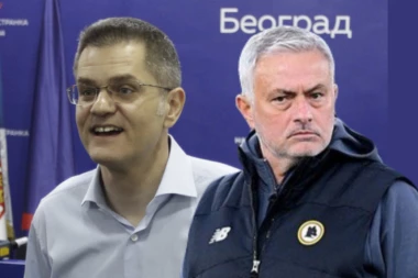 VUK UMISLIO DA JE ŽOZE MURINJO: Lider Narodne stranke u novoj roli glumi fudbalskog trenera