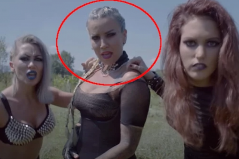 Alis Adaktar u spotu