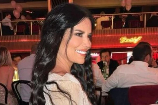 Otkriveno sa kime je TRUDNA Alis Adaktar: Čoveka krije kao zmija noge, a sada je jasno i ko je OTAC! (FOTO)