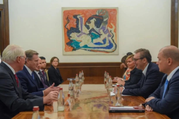 VUČIĆ SE SASTAO SA AMERIČKIM KONGRESMENOM: Želimo da radimo na zajedničkim projektima i pređemo u višu fazu partnerske saradnje! (FOTO)