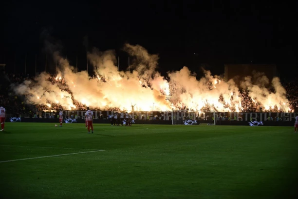 VEČITI NA TAPETU: Disciplinska komisija ponašanje navijača neće da trpi - slede drakonske kazne! (FOTO GALERIJA)