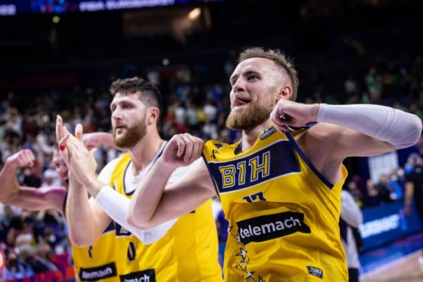 BOSANSKE ZVEZDE GRME NA SAVEZ! Nurkić: Četvorica spavamo u sobi, dodirujemo se nogama, OVO JE CIRKUS