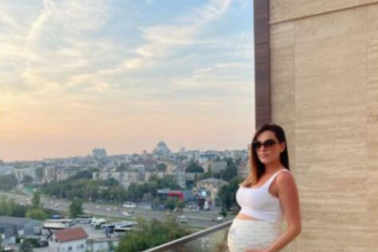 Jelena Kostov trudna 